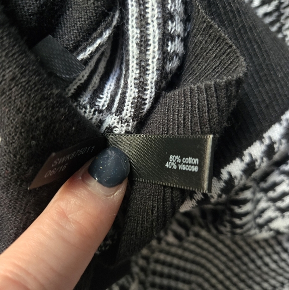 The Limited Black and White Houndstooth Pattern Cardigan Sweater XS - Picture 6 of 6